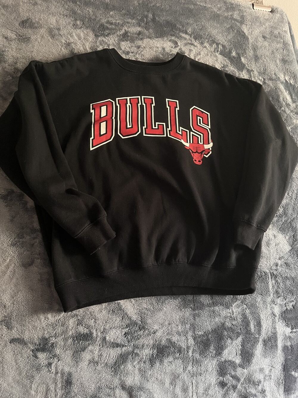 Ultra Game NBA Chicago Bulls Sweatshirt Basketball Mens Size Small Knit Sweater